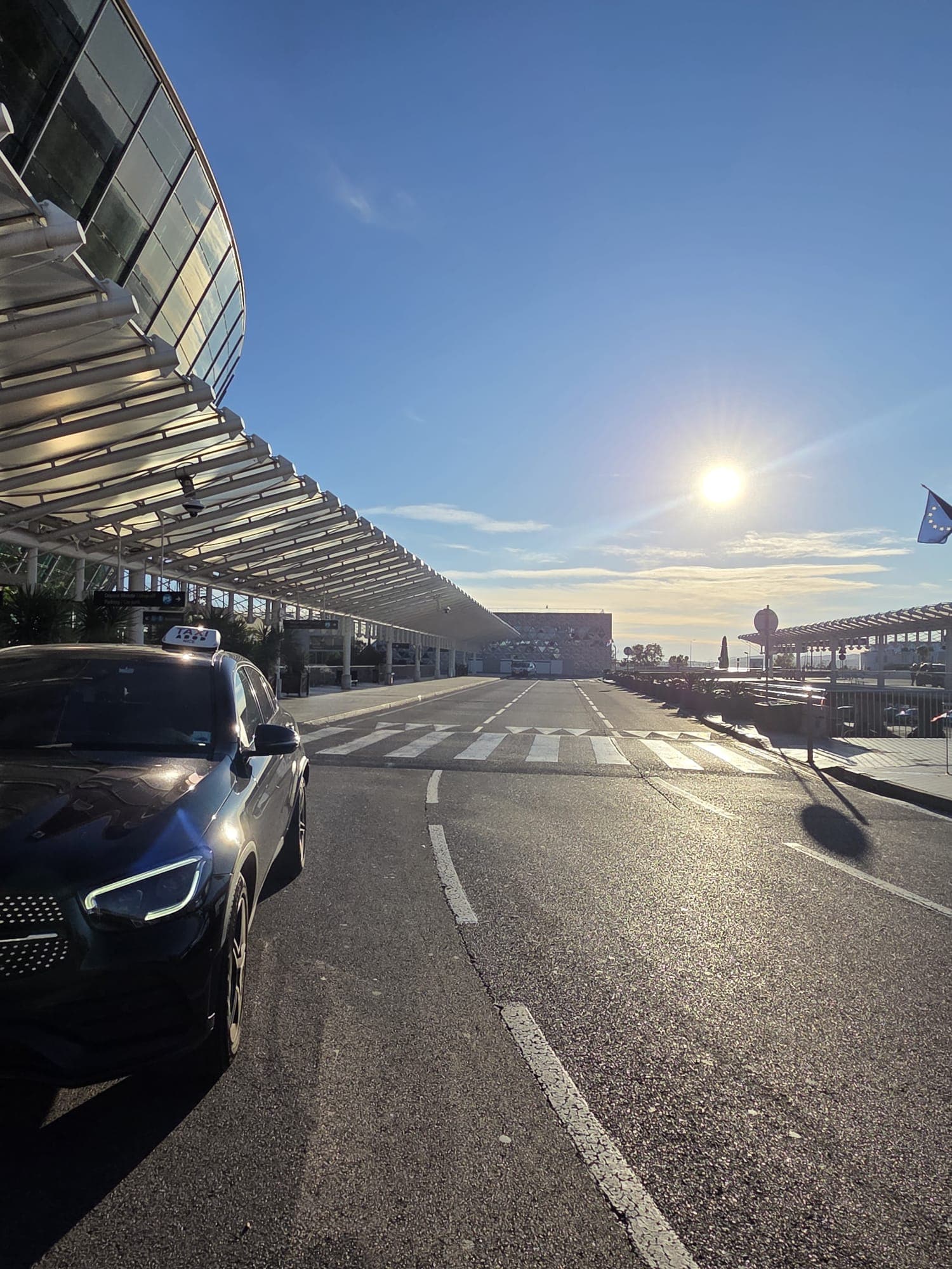Taxi Aéroport Nice vers Cap Ferrat : Transfert Presqu'île de Luxe - Prix & Réservation 2026