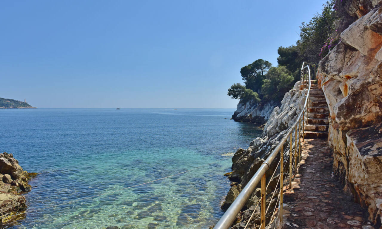 Cap de Nice criques secrètes - Zones rocheuses sauvages avec eau turquoise exceptionnelle, accès confidentiels, très photogénique