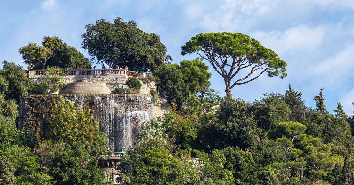 Vue panoramique depuis la Colline du Château à Nice - Baie des Anges, Vieux-Nice et Port Lympia