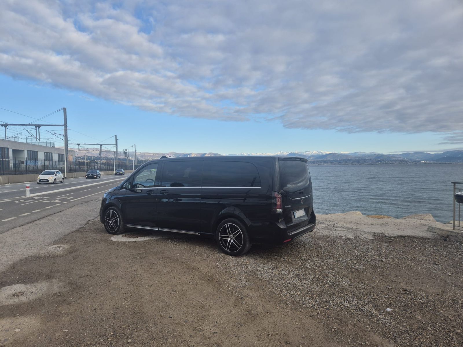 Mercedes Classe V taxi Nice aéroport transfert famille groupe